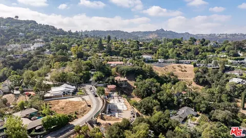 View/Area - 3721 Eureka Dr, Studio City, CA 91604 photo 3 of 4