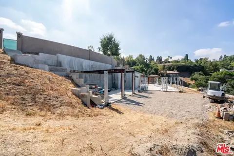 Exterior - 3721 Eureka Dr, Studio City, CA 91604 photo 7 of 11