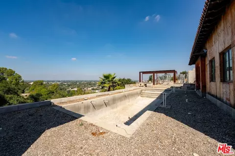 Exterior - 3721 Eureka Dr, Studio City, CA 91604 photo 9 of 11