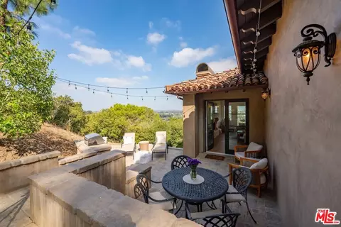 Exterior - 3721 Eureka Dr, Studio City, CA 91604 photo 11 of 11