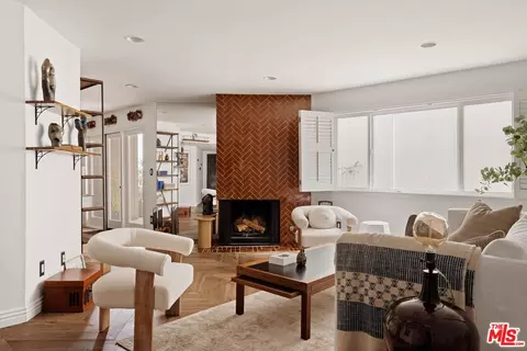1014 9th St #1, Santa Monica, CA 90403
