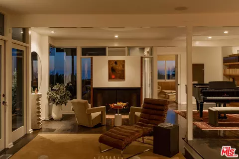 1340 N Tigertail Rd, Los Angeles, CA 90049