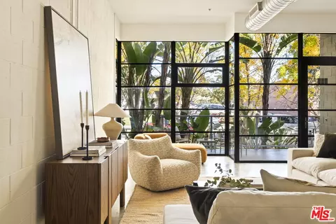 1534 17th St #102, Santa Monica, CA 90404
