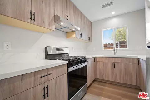 1563 Elizabeth St, Pasadena, CA 91104 photo 32