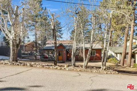 794 St Moritz Dr, Big Bear Lake, CA 92315