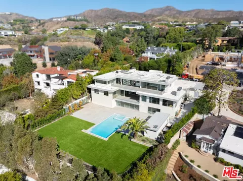 15920 Alcima Ave, Pacific Palisades, CA 90272