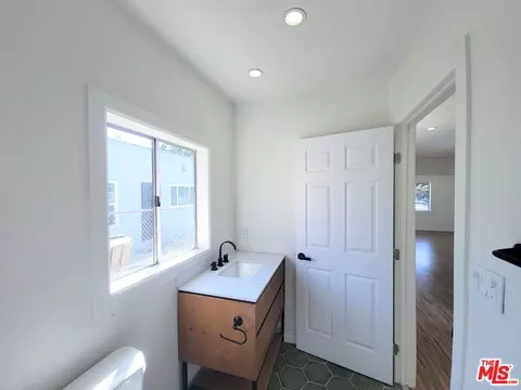 Bath - 200 N Acacia Ave, Compton, CA 90220 photo 2 of 2