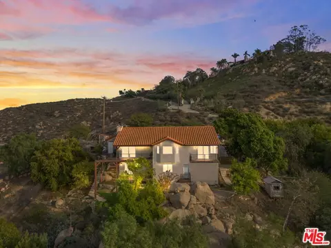 20965 Bentley Dr, Perris, CA 92570 photo 2