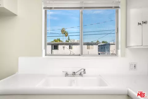 14805 Erwin St, Van Nuys, CA 91411 photo 9