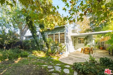 Exterior - 5351 Lemona Ave, Sherman Oaks, CA 91411 photo 4 of 8