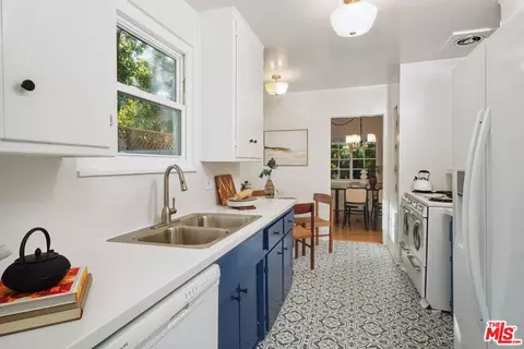 Kitchen - 5351 Lemona Ave, Sherman Oaks, CA 91411 photo 2 of 3