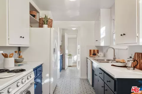 Kitchen - 5351 Lemona Ave, Sherman Oaks, CA 91411 photo 3 of 3