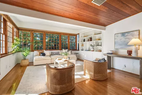 Living - 5351 Lemona Ave, Sherman Oaks, CA 91411 photo 3 of 3