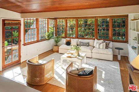5351 Lemona Ave, Sherman Oaks, CA 91411