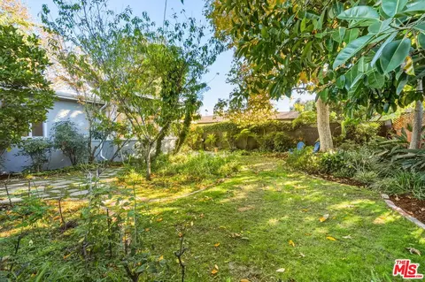 Exterior - 5351 Lemona Ave, Sherman Oaks, CA 91411 photo 8 of 8