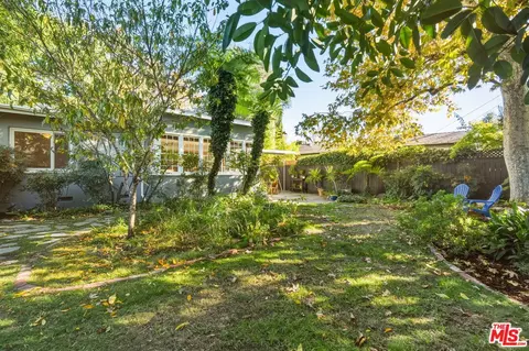Exterior - 5351 Lemona Ave, Sherman Oaks, CA 91411 photo 6 of 8