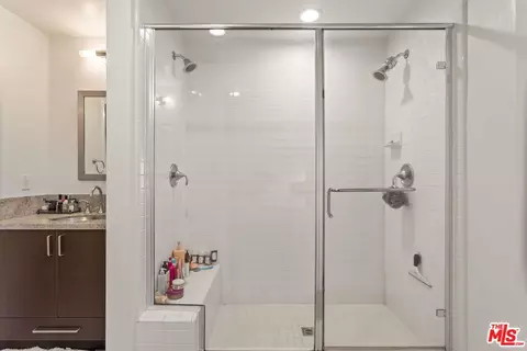 Bath - 25 Delancy, Irvine, CA 92612 photo 1 of 6