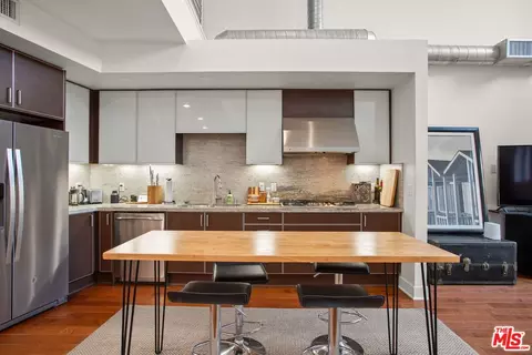 Kitchen - 25 Delancy, Irvine, CA 92612 photo 2 of 4