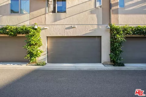 Exterior - 25 Delancy, Irvine, CA 92612 photo 4 of 6