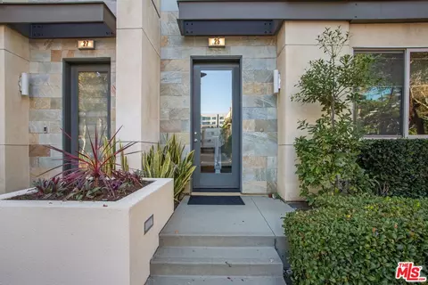 Exterior - 25 Delancy, Irvine, CA 92612 photo 3 of 6