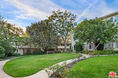 11901 W Sunset Blvd #206, Los Angeles, CA 90049
