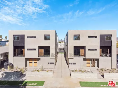 10821 Hartsook St, North Hollywood, CA 91601
