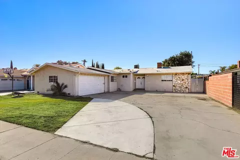 7039 Wortser Ave, North Hollywood, CA 91605