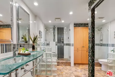 Bath - 1750 E Ocean Blvd #1407, Long Beach, CA 90802 photo 3 of 3