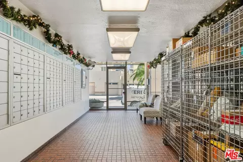 Entry Way - 1750 E Ocean Blvd #1407, Long Beach, CA 90802 photo 3 of 3