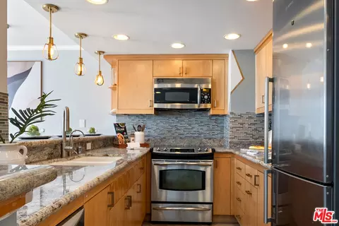 Kitchen - 1750 E Ocean Blvd #1407, Long Beach, CA 90802 photo 1 of 1