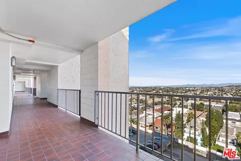 Entry Way - 1750 E Ocean Blvd #1407, Long Beach, CA 90802 photo 2 of 3