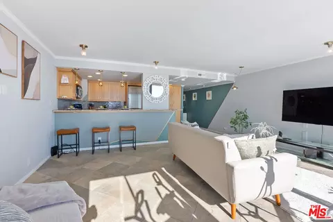 Living - 1750 E Ocean Blvd #1407, Long Beach, CA 90802 photo 3 of 3