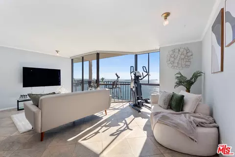 Living - 1750 E Ocean Blvd #1407, Long Beach, CA 90802 photo 2 of 3