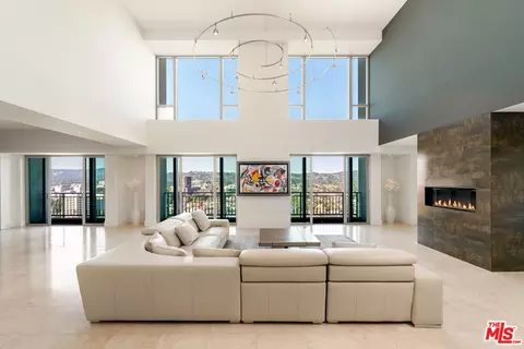 10727 Wilshire Blvd #PH2, Los Angeles, CA 90024