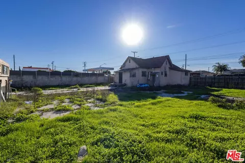 Exterior - 1230 S Wilmington Ave, Compton, CA 90220 photo 4 of 12
