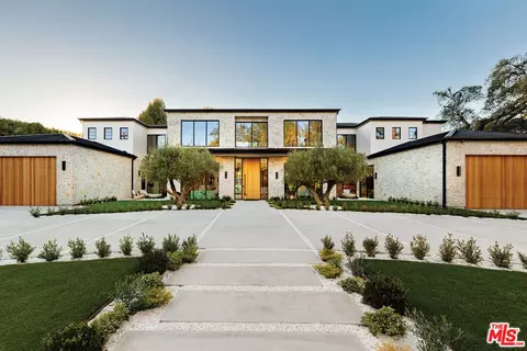 5345 Encino Ave, Encino, CA 91316