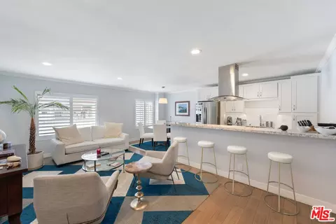 933 11th St #21, Santa Monica, CA 90403