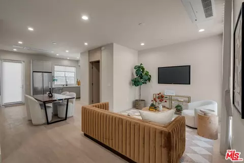 117 Plymouth St, Inglewood, CA 90302