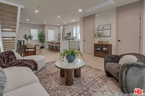 127 Plymouth St, Inglewood, CA 90302