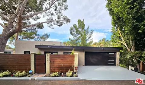 6194 Rodgerton Dr, Los Angeles, CA 90068