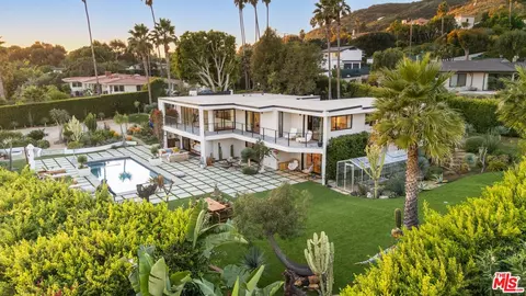 6320 Via Cataldo St, Malibu, CA 90265