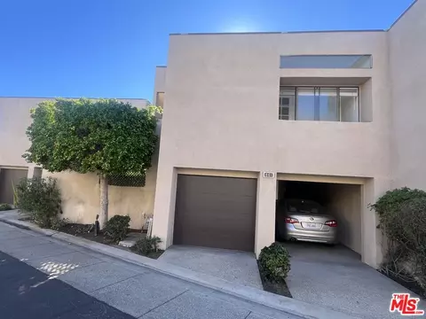 861 Village Sq, Palm Springs, CA 92262