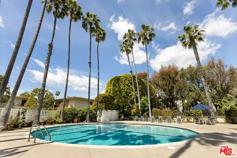 289 S Barrington Ave #A307, Los Angeles, CA 90049
