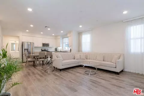 12807 N Watt Ln #D, Sylmar, CA 91342