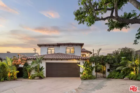 7427 Henefer Ave, Los Angeles, CA 90045