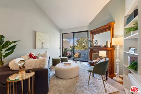 3480 Barham Blvd #306, Los Angeles, CA 90068