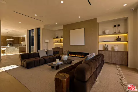 923 Milwood Ave, Venice, CA 90291