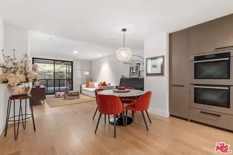 10777 Wilshire Blvd #201, Los Angeles, CA 90024