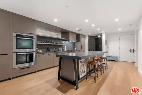 10777 Wilshire Blvd #201, Los Angeles, CA 90024
