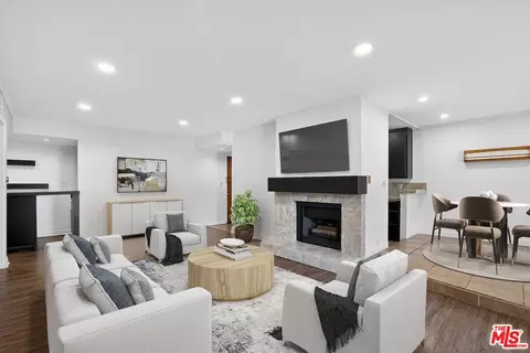 12940 Riverside Dr #101, Sherman Oaks, CA 91423